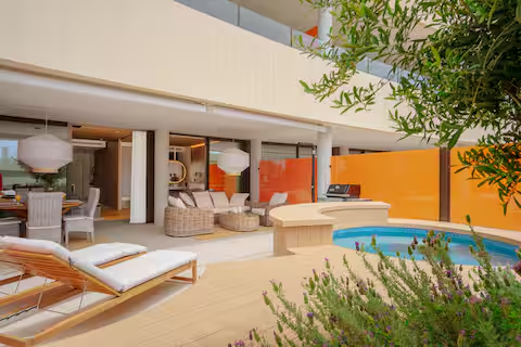 Terrasse og privat basseng ved en av våre boliger i Higuerón